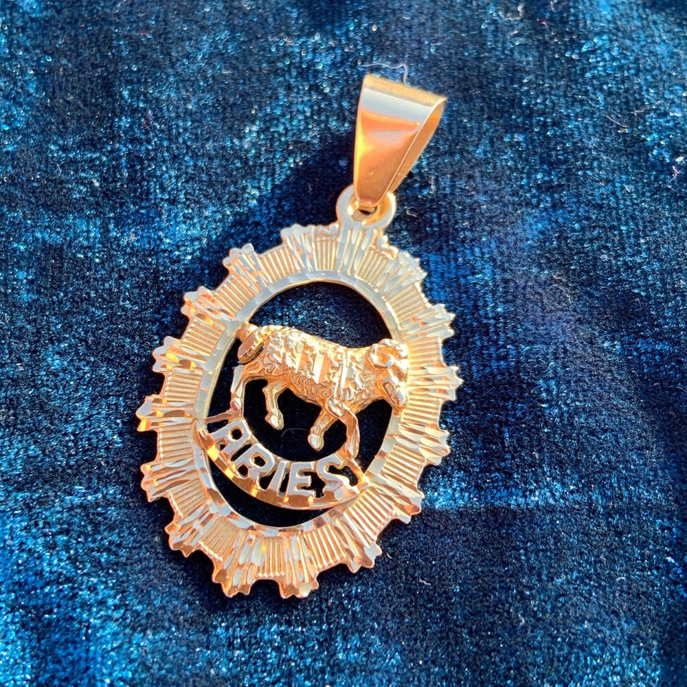 Vintage 14kt Yellow Gold Aries Pendant